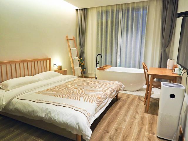 烟雨入江南山水如墨染下一句,烟雨入江南山水如墨染出自哪首歌