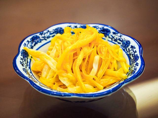 烟雨入江南山水如墨染下一句,烟雨入江南山水如墨染出自哪首歌