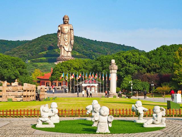 烟雨入江南山水如墨染下一句,烟雨入江南山水如墨染出自哪首歌