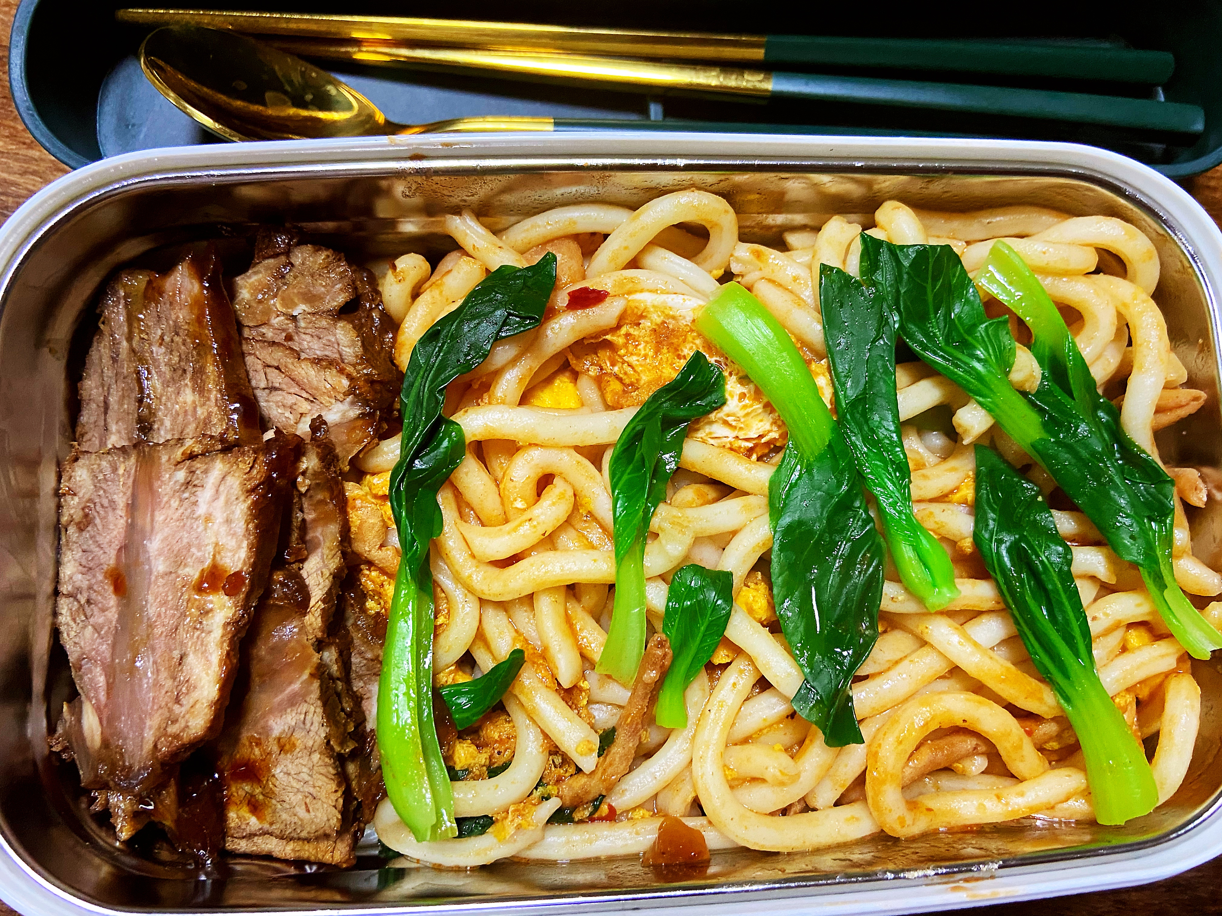 给高三儿子做便当天天不重样,给高三女儿做午餐便当