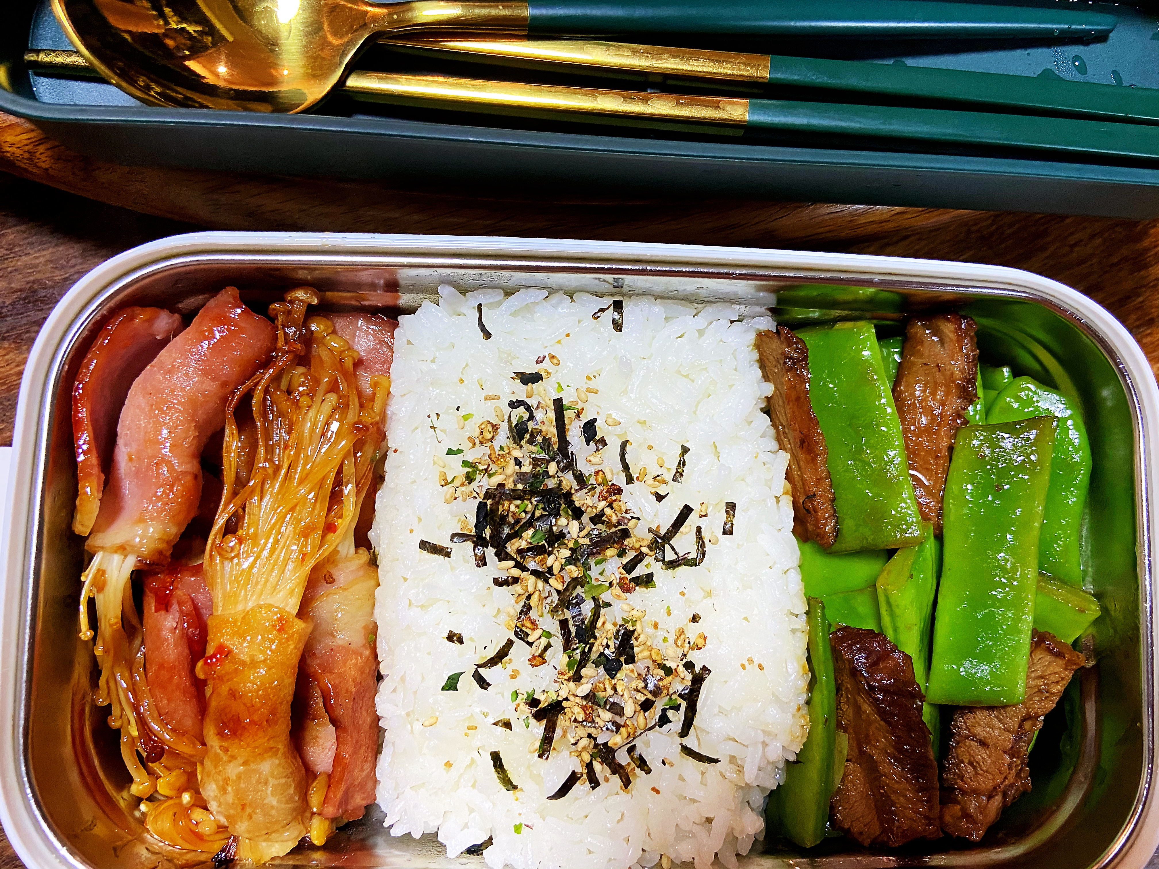 给高三儿子做便当天天不重样,给高三女儿做午餐便当