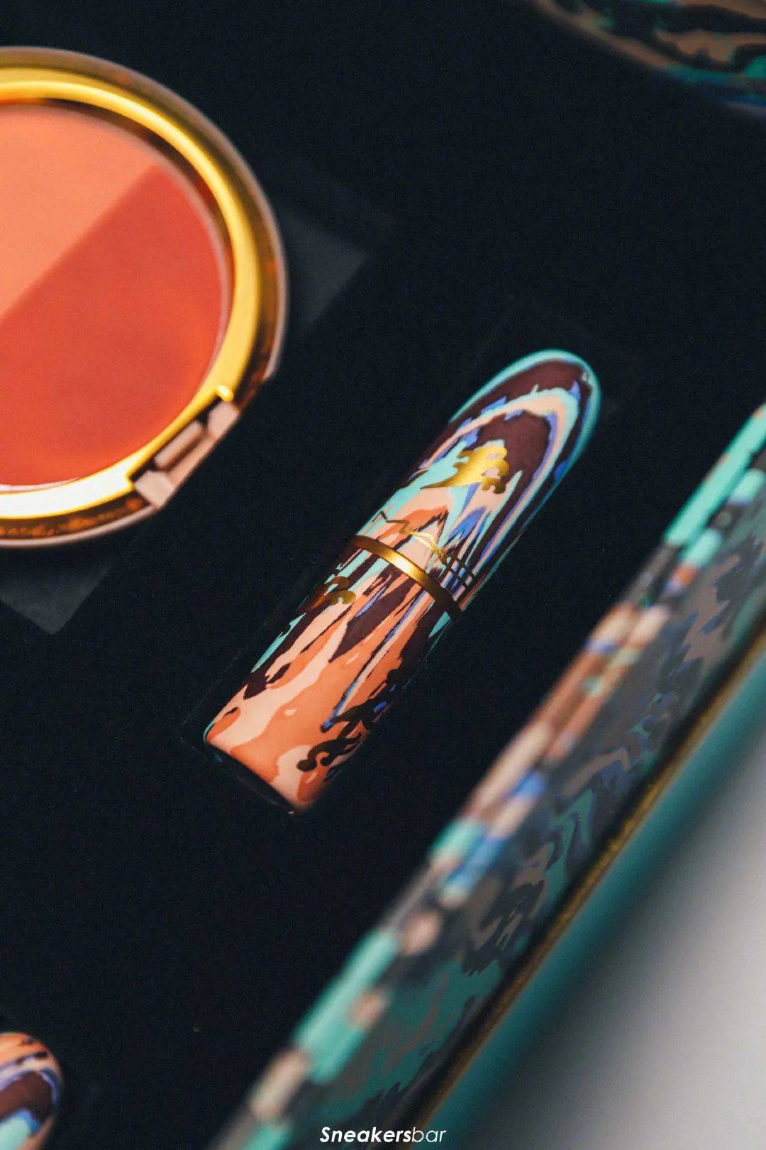 敦煌壁画彩妆,敦煌壁画与美妆联名