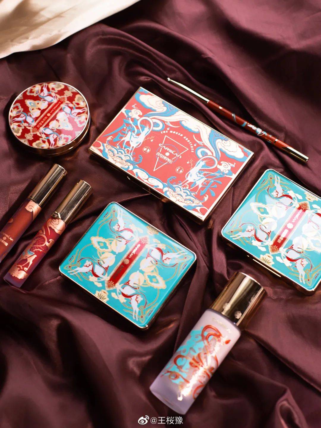 敦煌壁画彩妆,敦煌壁画与美妆联名