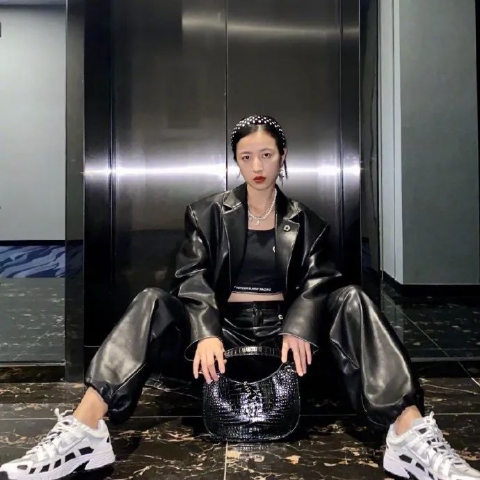 杨幂和杨颖的同款鞋,杨幂和baby同款鞋