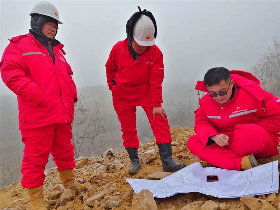 最难掘进隧道贯通图片,最难掘进隧道历时12年贯通