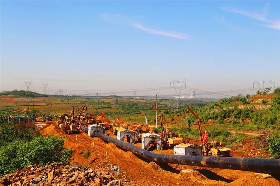 最难掘进隧道贯通图片,最难掘进隧道历时12年贯通