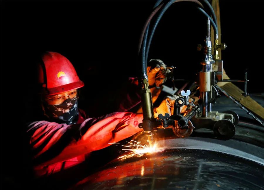 最难掘进隧道贯通图片,最难掘进隧道历时12年贯通