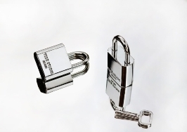 来自意大利品牌YESESTUDIO的最美腋下包，你还没入手吗？