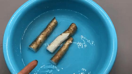 山药去皮一根筷子就能搞定，手不粘也不痒，简单又快