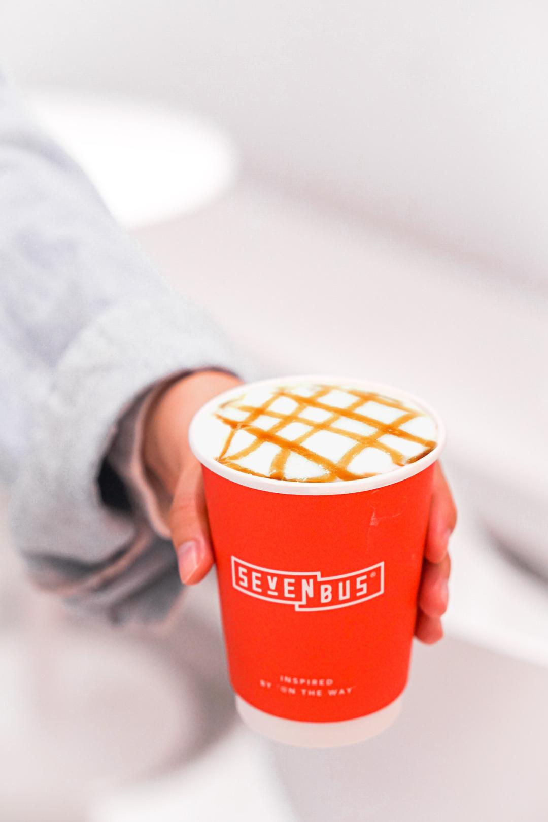 sevenbus冰淇淋奶茶9.9,sevenbus岩烧芝士奶茶