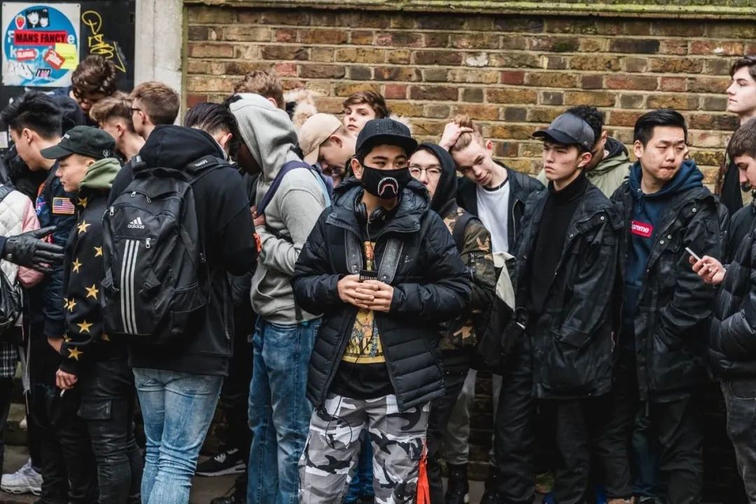 supreme被vf收购,supreme在潮牌里什么地位