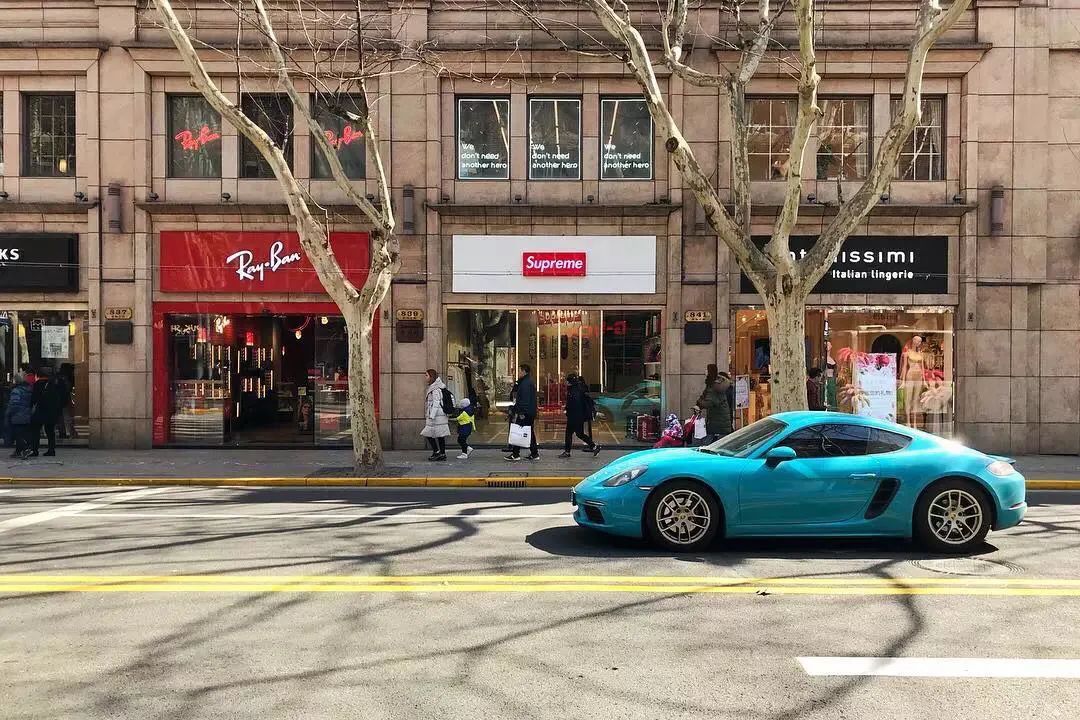 supreme被vf收购,supreme在潮牌里什么地位