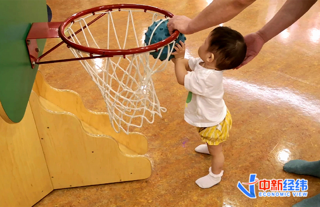 中产家长兜里有多少钱,早教班的老师最清楚