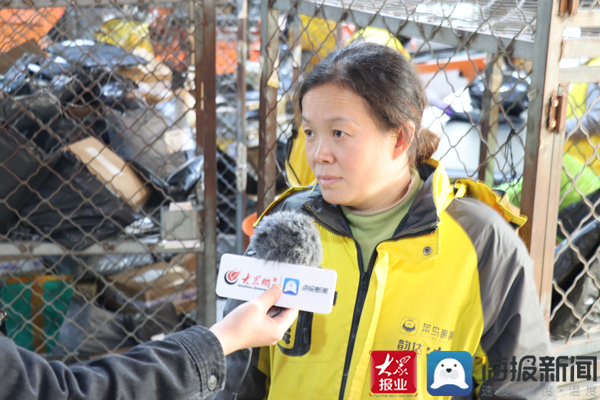 双十一快递临时分拣员,备战双十一快递分拣视频