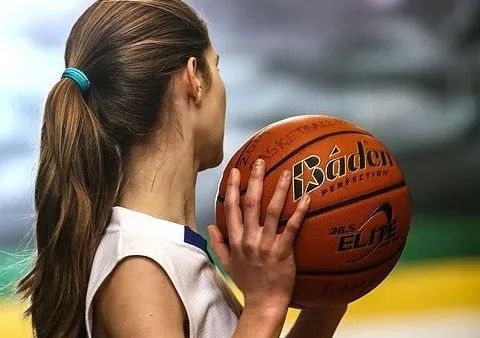 杨晋专栏丨美国大学体育协会拟开红绿灯？学生运动员形象就可随意商用？