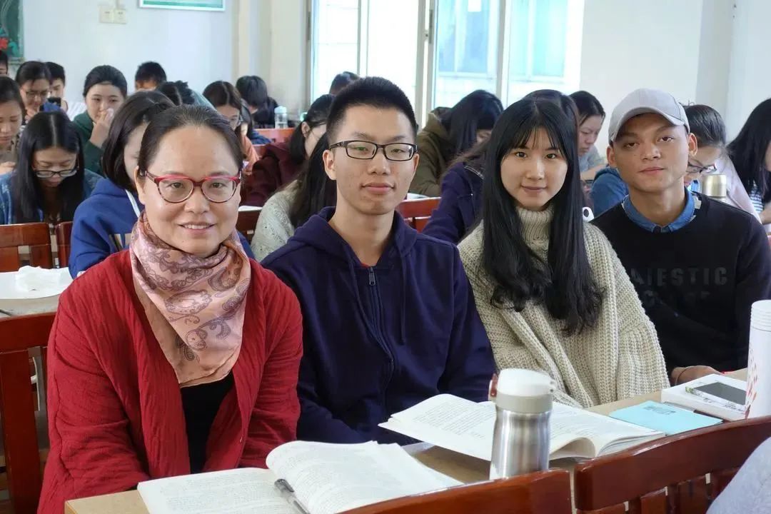 沉默的大多数二本青年的生存图鉴,沉默的中专生