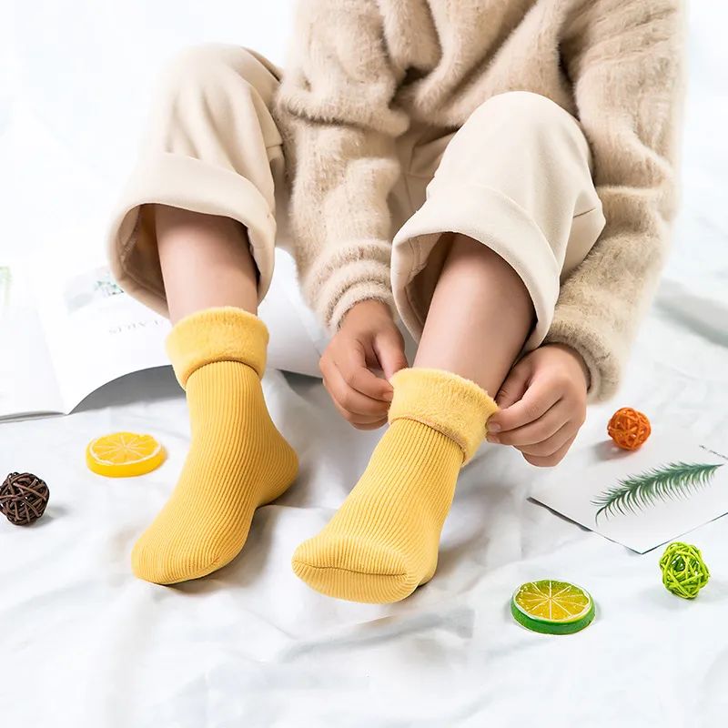 踩在脚下的暖宝宝？穿上1秒暖5℃的雪地袜，循环锁温，透气不臭脚