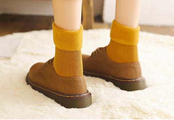 踩在脚下的暖宝宝？穿上1秒暖5℃的雪地袜，循环锁温，透气不臭脚