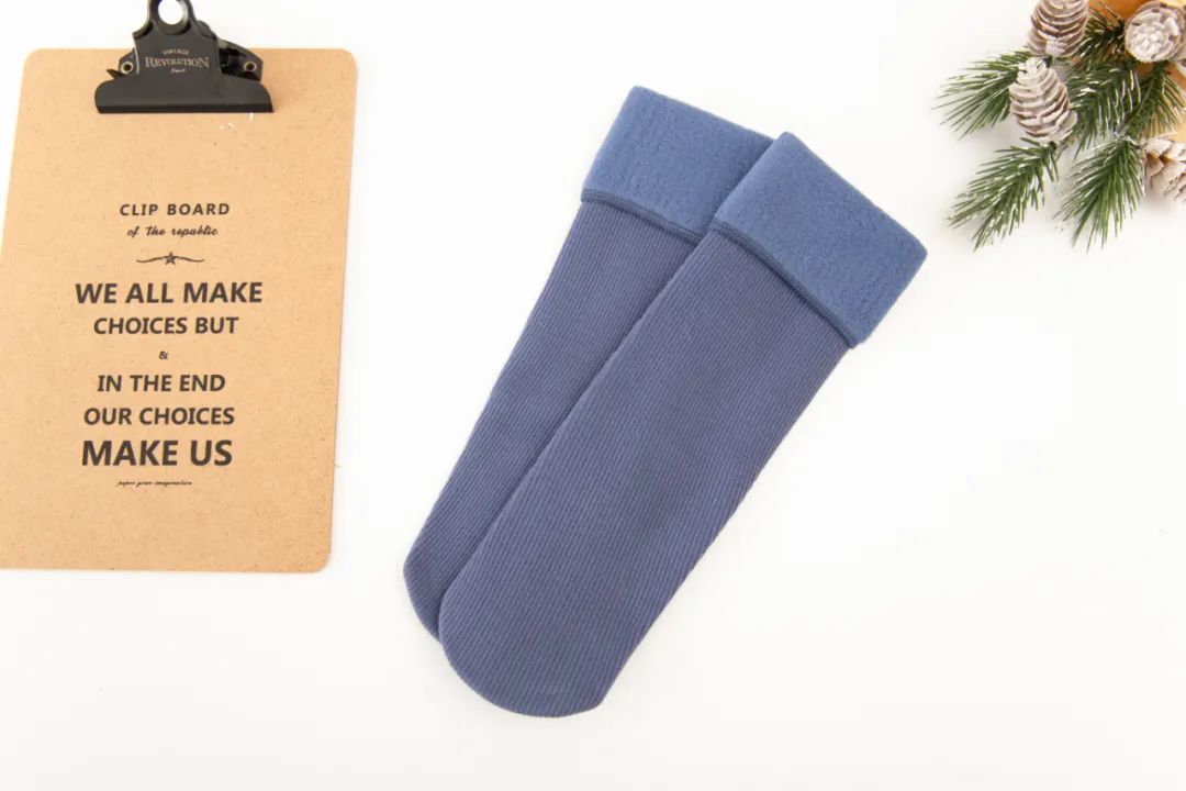 踩在脚下的暖宝宝？穿上1秒暖5℃的雪地袜，循环锁温，透气不臭脚