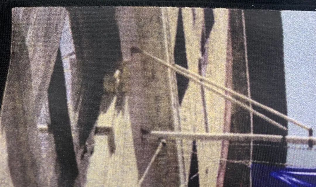 鉴别衣服是不是正品,看标辨别衣服正反面