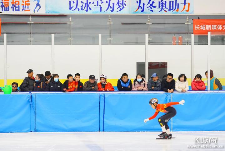 河北省冰雪联赛陆地冰壶赛落幕,河北冰雪联赛视频