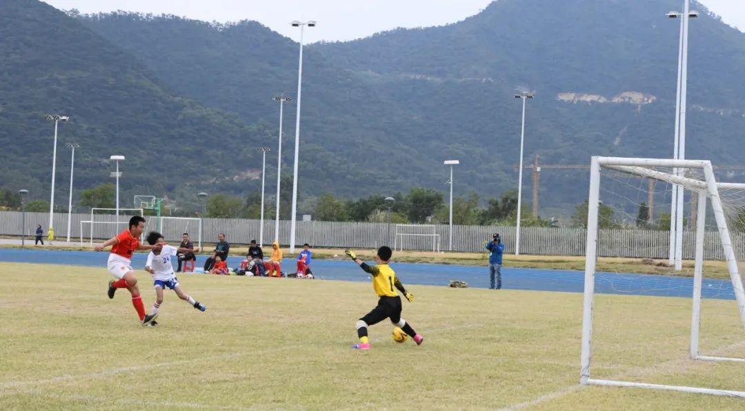 燃烧青春，“足”够精彩！加油，肇庆足球少年！