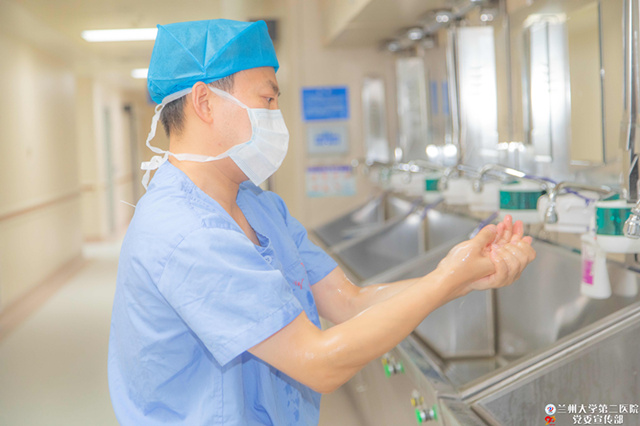 兰大二院胸腺手术,兰大二院胸外科图片