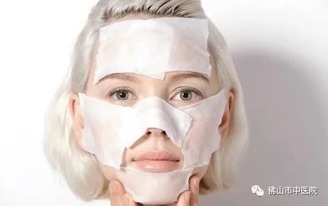 冬天干敏肌肤泛红怎么修复,秋冬季皮肤敏感泛红怎么护理