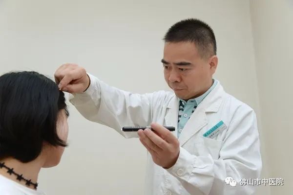 冬天干敏肌肤泛红怎么修复,秋冬季皮肤敏感泛红怎么护理