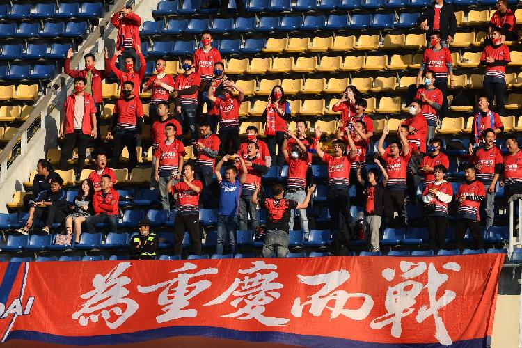 只身往返苏州15次,重庆当代年度最铁杆“远征军球迷”是个安徽人