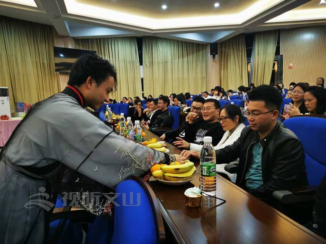 这场大学生茶艺表演看过的人都被惊艳了