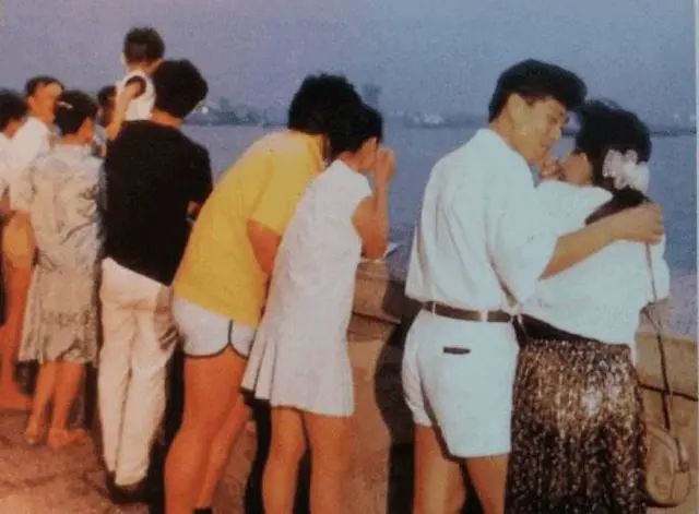 那些年藏在床底的日常,那些年藏在教科书的谎言