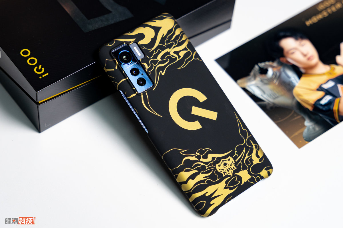 iqoo王者荣耀13周年礼盒版有什么,王者荣耀90帧下iqoo5与iqoo7测试