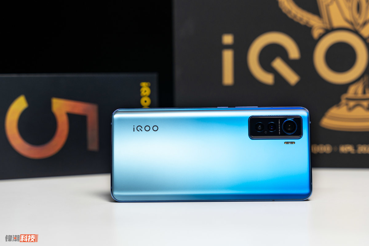 iqoo王者荣耀13周年礼盒版有什么,王者荣耀90帧下iqoo5与iqoo7测试
