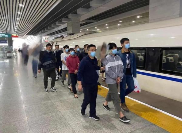 湖南特大盗销微信号犯罪案件,警方捣毁盗墓团伙追回4000件文物