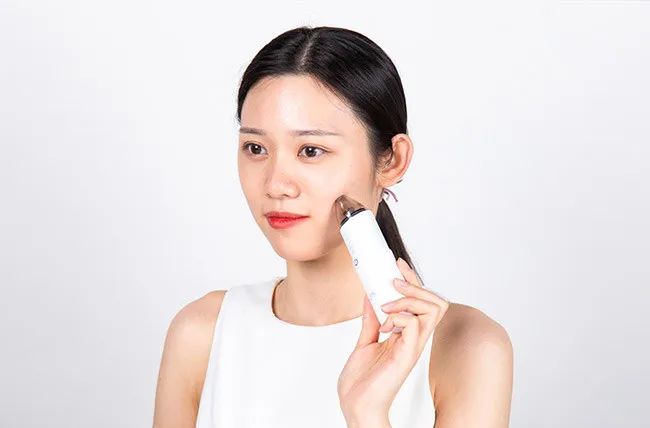 痘痘闭口挤出来的是什么,闭口痘痘挤出来白色物质