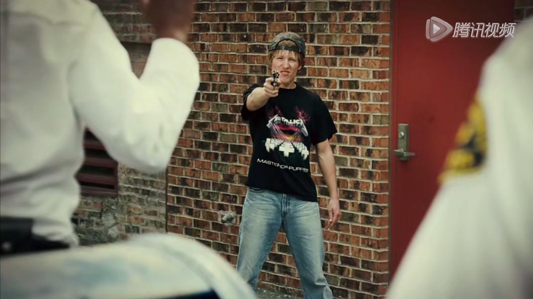 恶趣味同性喜剧片，富二代的“捡肥皂”之旅