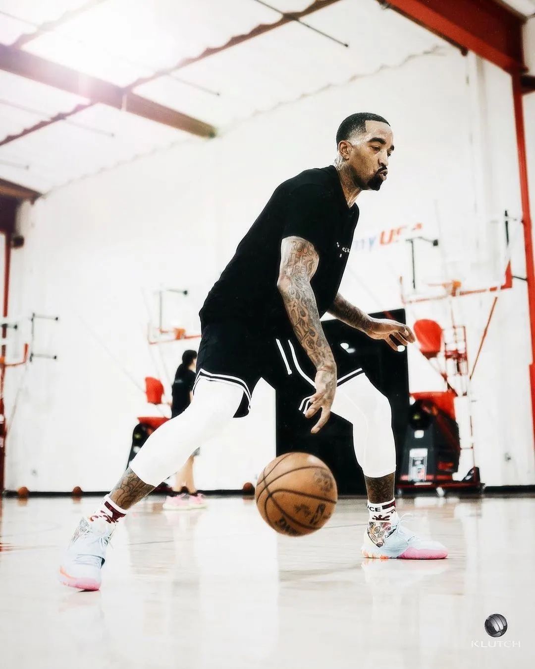 泪目！无奈离开的他留下长文告别｜今日球鞋上脚