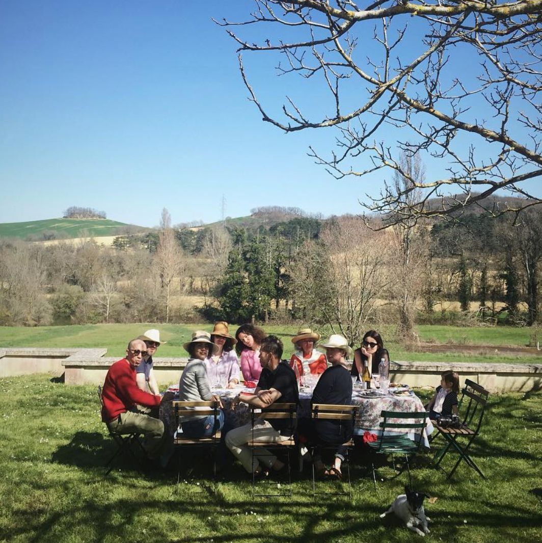 养十几只狗狗博主,网红养小土狗日常