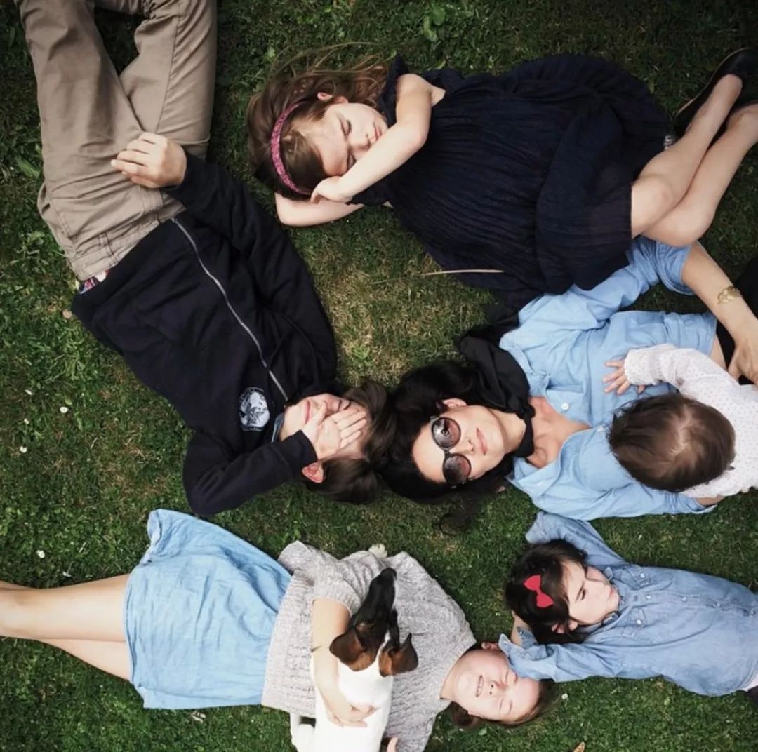 养十几只狗狗博主,网红养小土狗日常