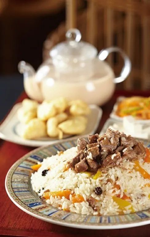 天山路街道生活日记——时尚天山|巴黎春天天山店7周年庆预告来啦~打工人必备的年度优惠