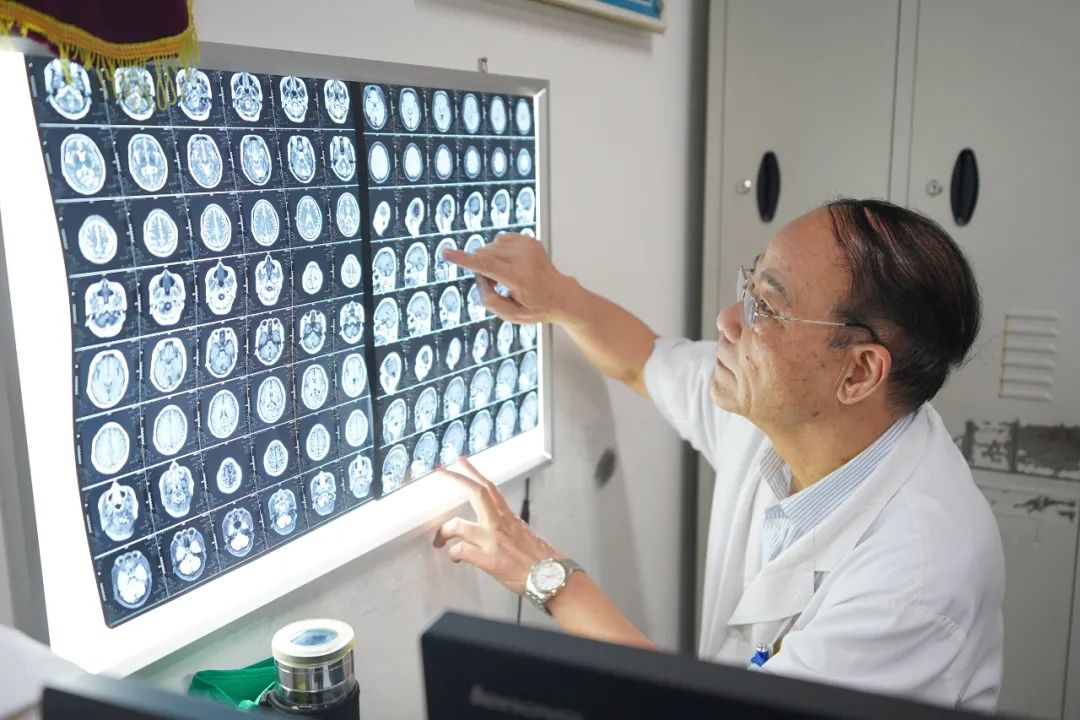 福州东南眼科医院医生排名表,福州东南眼科全部医生