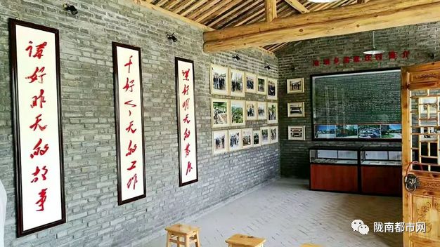 云巅金马池，诗意的远方