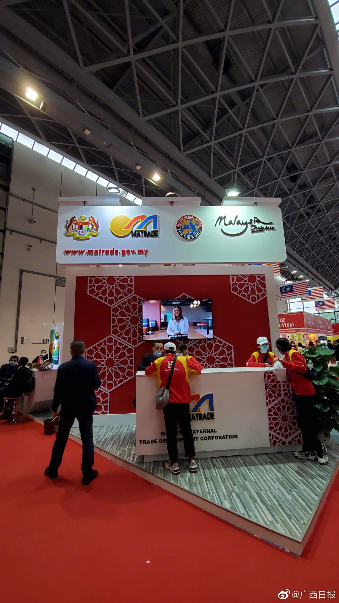 小广西西带你逛展｜马来西亚：带来众多马来西亚“国民”产品