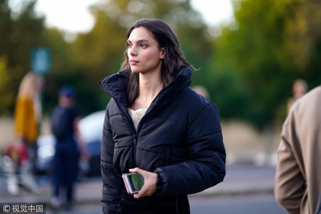 一件羽绒服，治好了我的“身材焦虑”