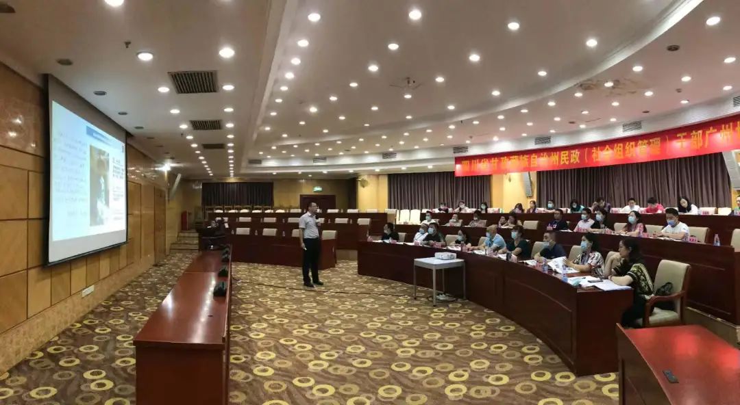 和丁真一样纯真,和丁真一样的主播