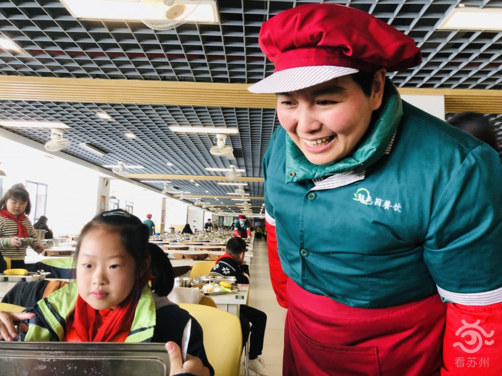 62张手写贺卡“私人订制”这位校园食堂阿姨太暖啦