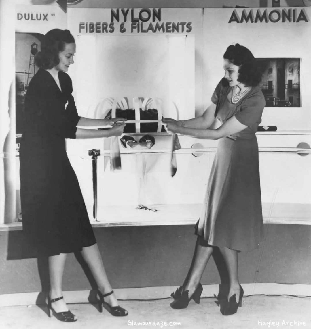 这件最贴身的单品,从八十年前一直抢手到今年冬天