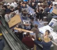 这件最贴身的单品,从八十年前一直抢手到今年冬天