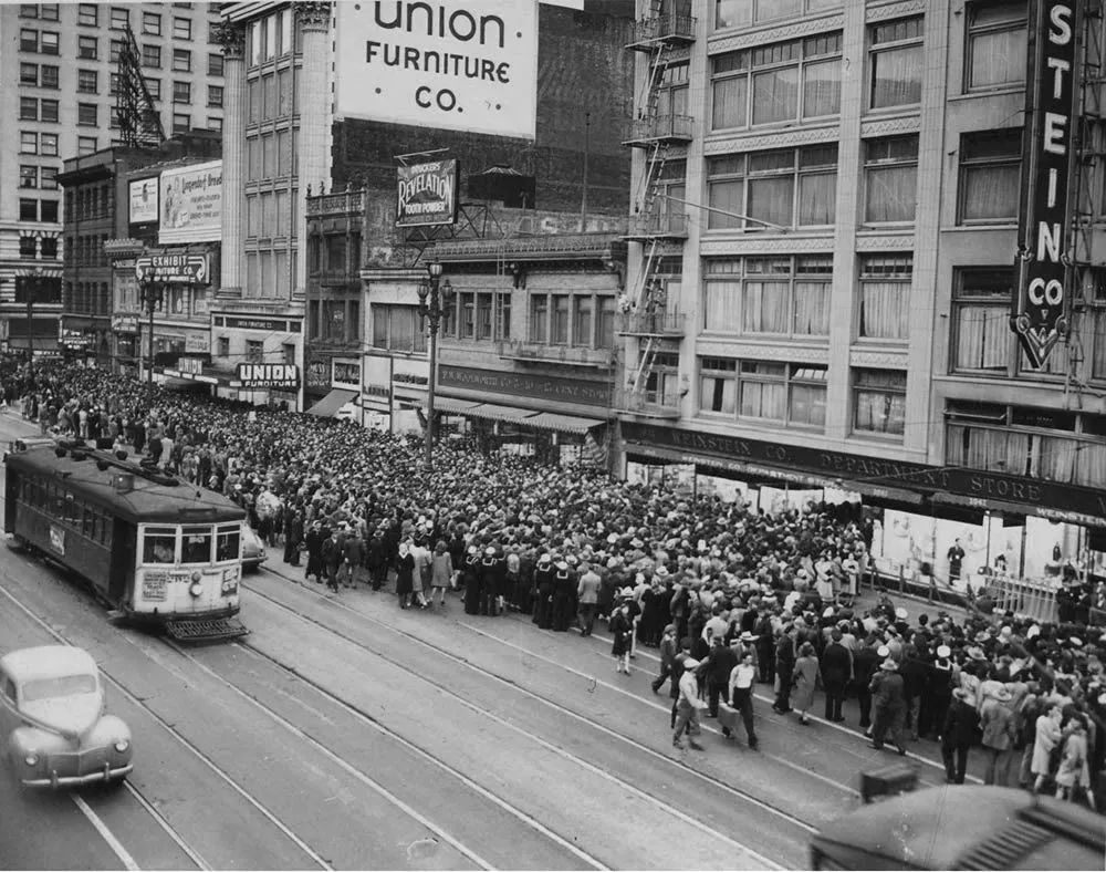 这件最贴身的单品,从八十年前一直抢手到今年冬天